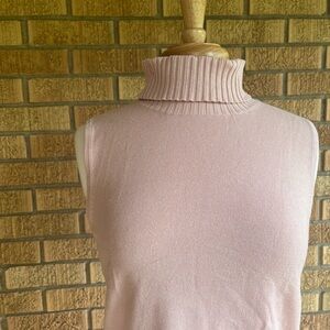 Vintage sleeveless turtleneck